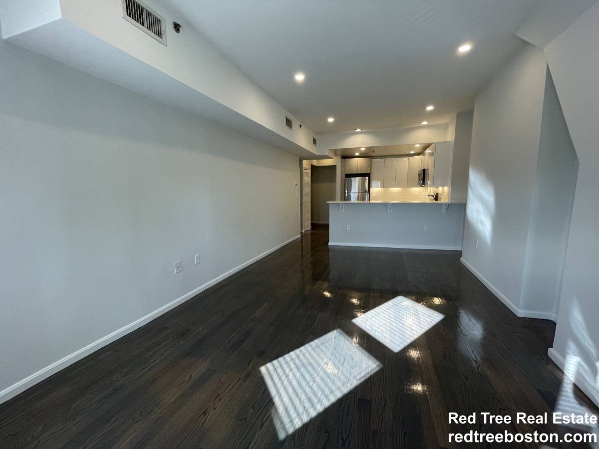 Apartment for rent at 1406 Beacon St #4, Brookline, MA 02446