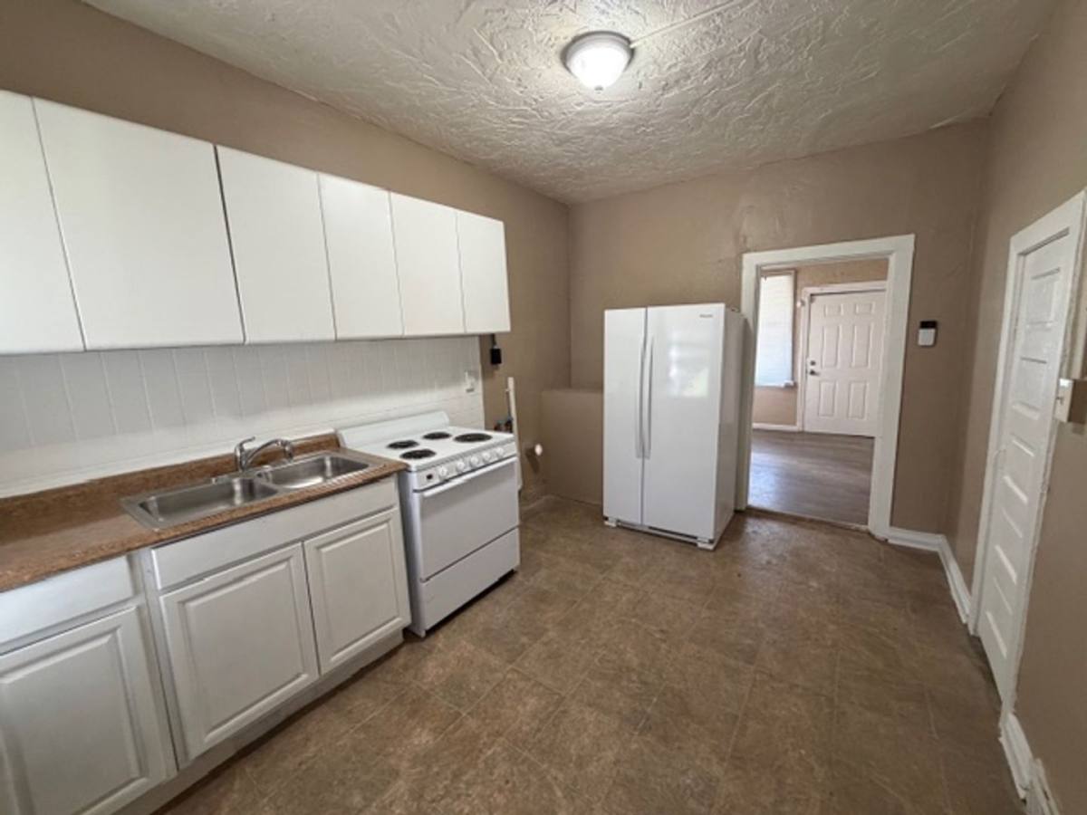 House for rent at 6725 Schofield Ave, Saint Louis, MO 63133
