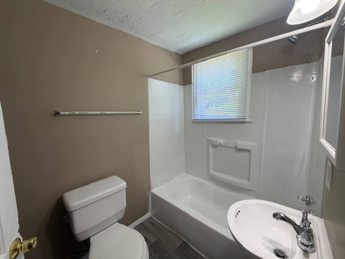 House for rent at 6725 Schofield Ave, Saint Louis, MO 63133