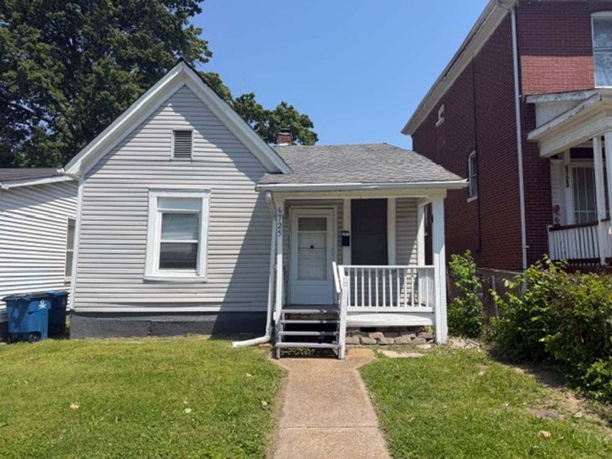House for rent at 6725 Schofield Ave, Saint Louis, MO 63133