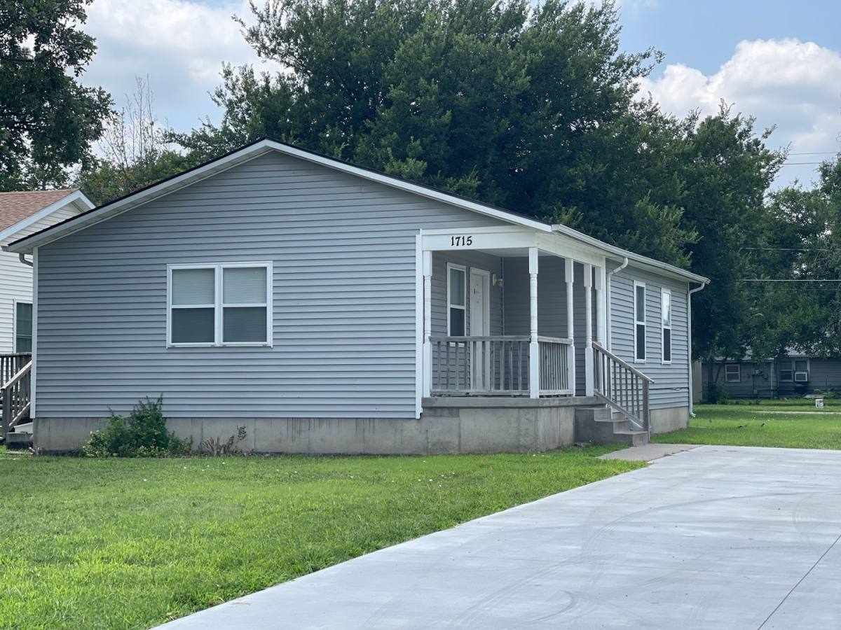 House for rent at 1715 Stone St, Great Bend, KS 67530