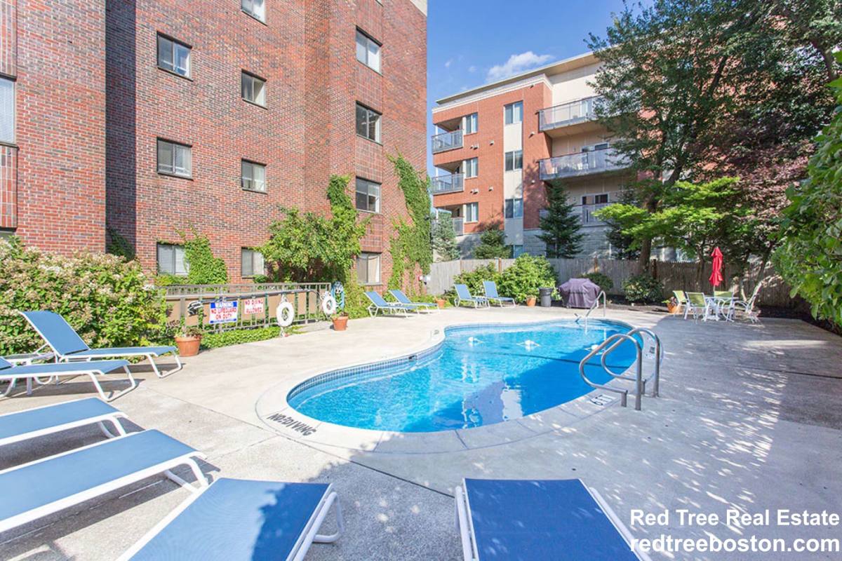 Apartment for rent at 320 Hammond Pond Parkway #204, Chestnut Hill, MA 02467