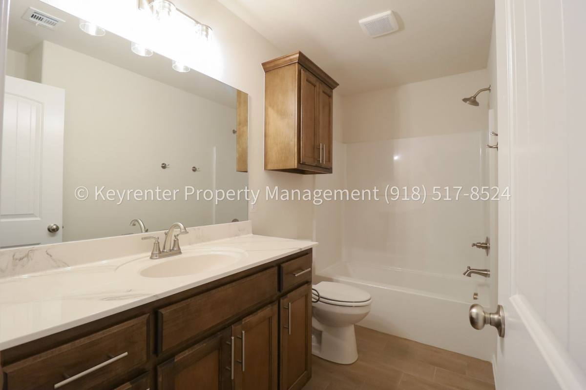 House for rent at 4500 W Winston St, Broken Arrow, OK 74011