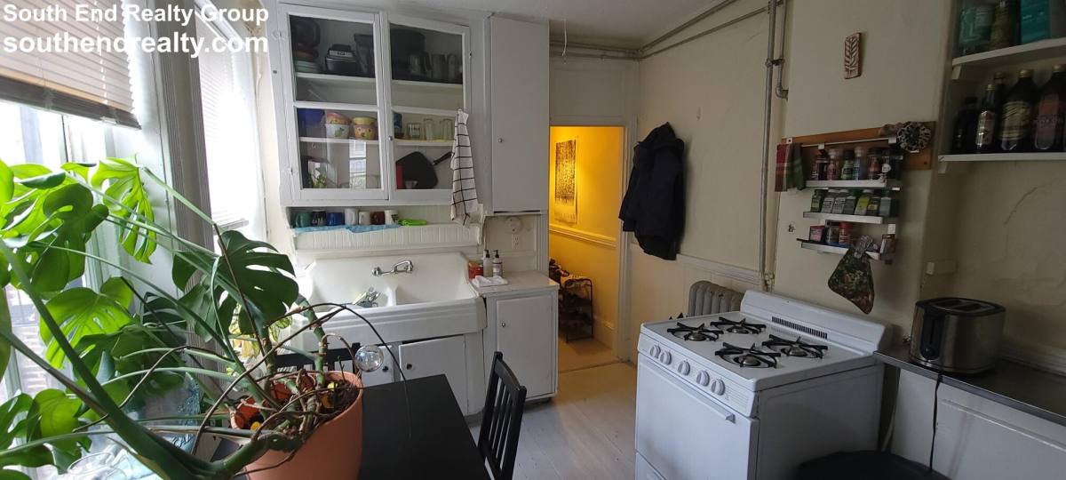 Apartment for rent at 74 Myrtle St #10, Boston, MA 02114