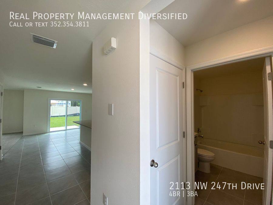 House for rent at 2113 NW 247th Dr, Newberry, FL 32669