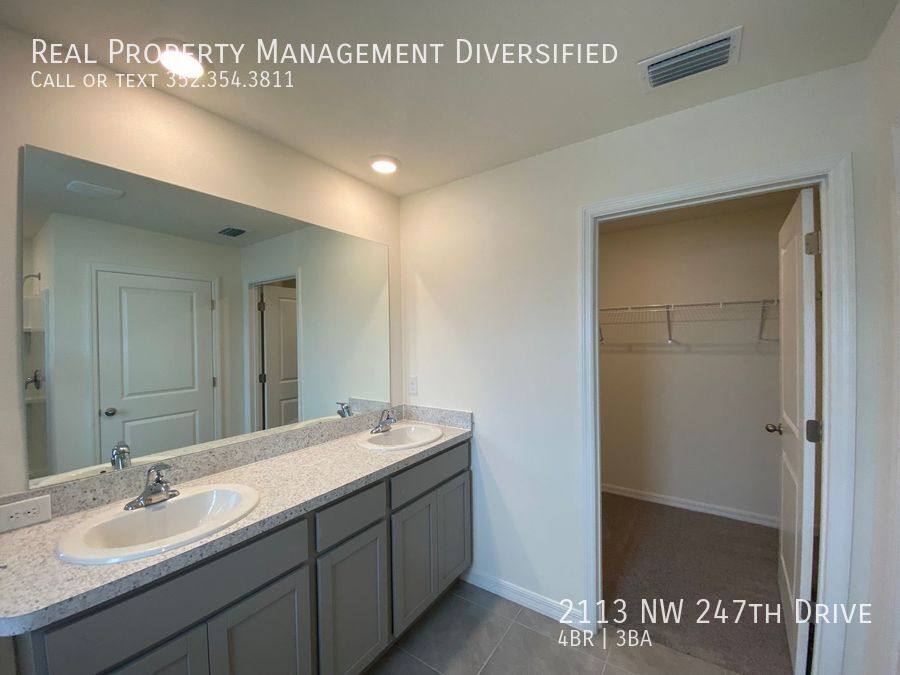 House for rent at 2113 NW 247th Dr, Newberry, FL 32669