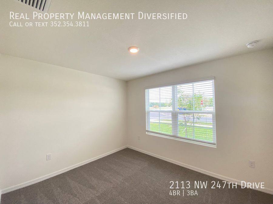 House for rent at 2113 NW 247th Dr, Newberry, FL 32669