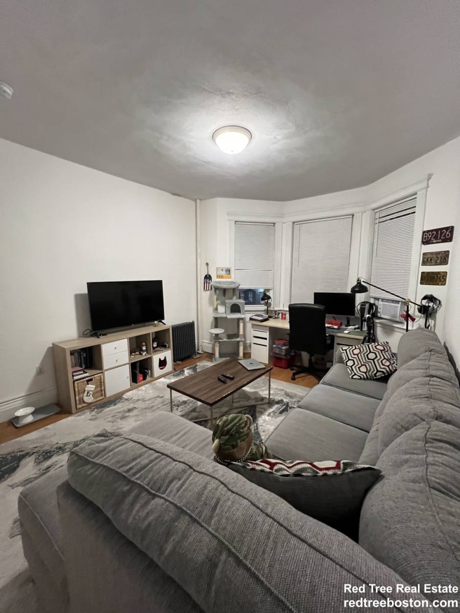 Apartment for rent at 105 Queensberry St #4, Boston, MA 02215