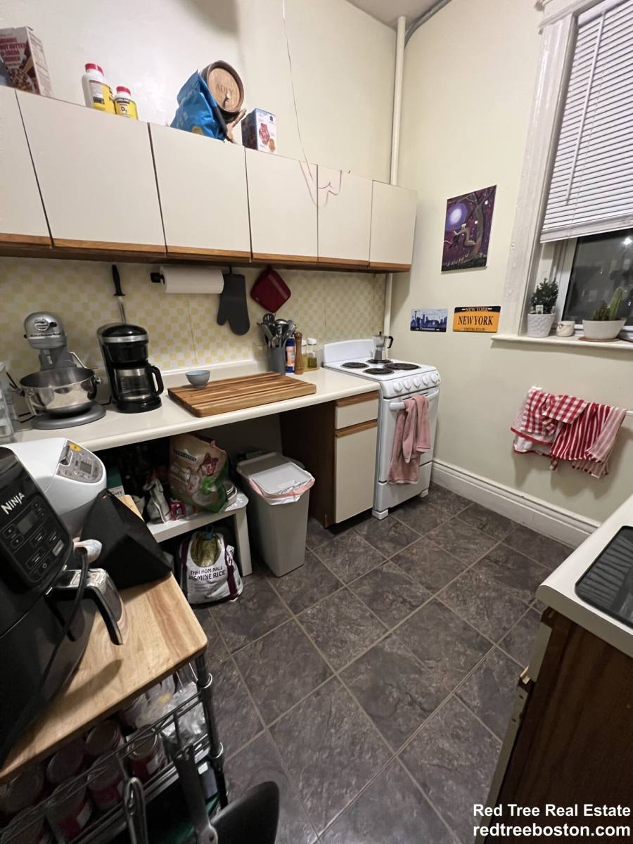Apartment for rent at 105 Queensberry St #4, Boston, MA 02215