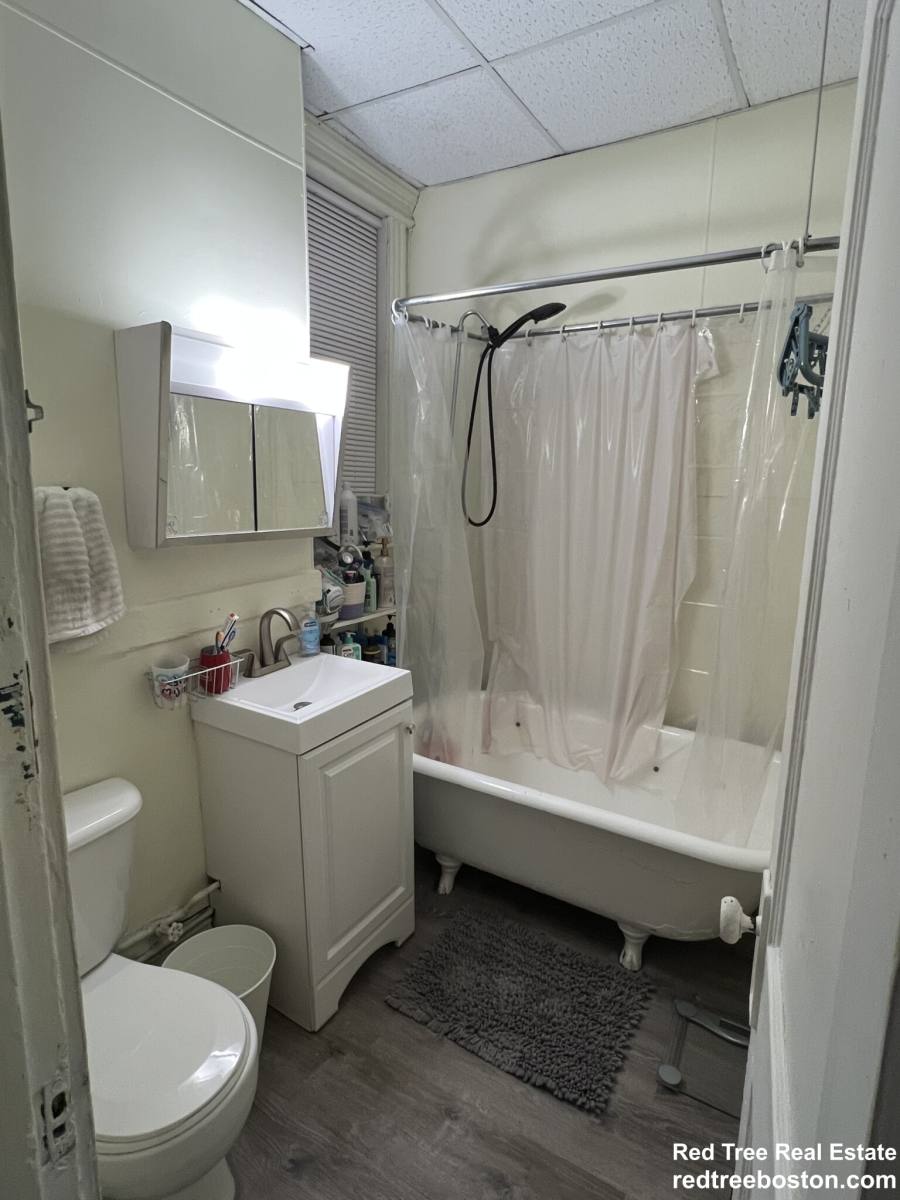 Apartment for rent at 105 Queensberry St #4, Boston, MA 02215