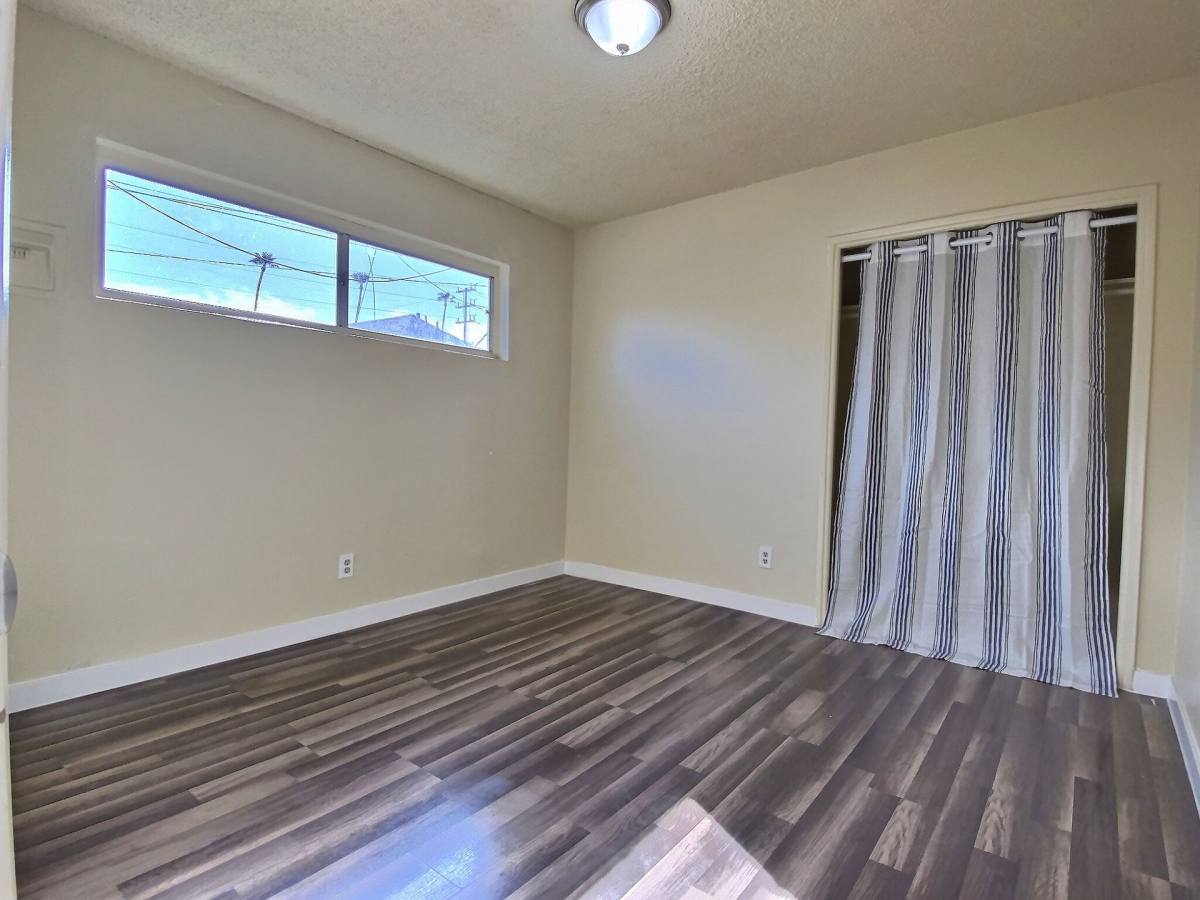 Apartment for rent at 517 W 84th St, Los Angeles, CA 90044