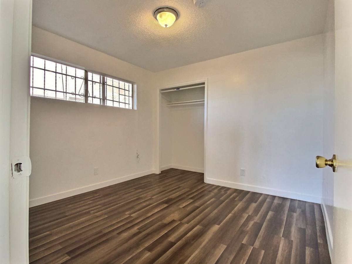Apartment for rent at 517 W 84th St, Los Angeles, CA 90044