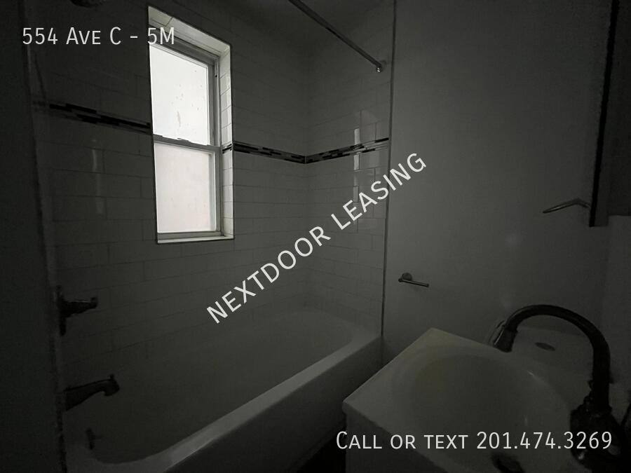 Apartment for rent at 554 Ave C #5M, Bayonne, NJ 07002