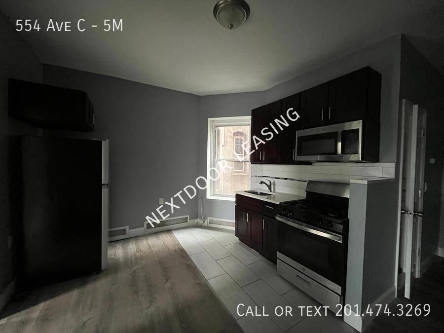 Apartment for rent at 554 Ave C #5M, Bayonne, NJ 07002