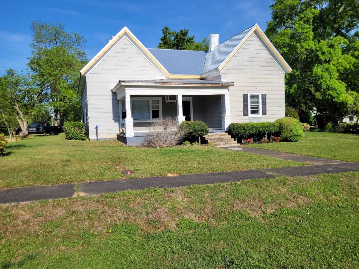 House for rent at 2105 College St, Comer, GA 30629