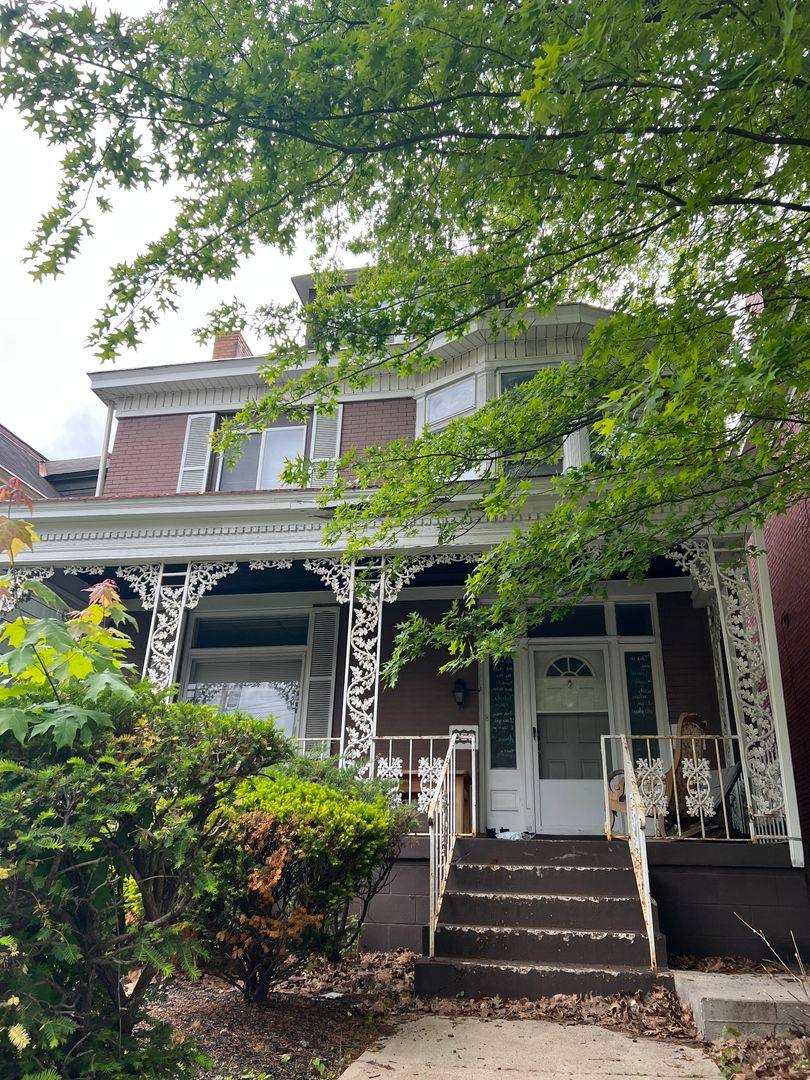 Apartment for rent at 353 Melwood Ave, Pittsburgh, PA 15213