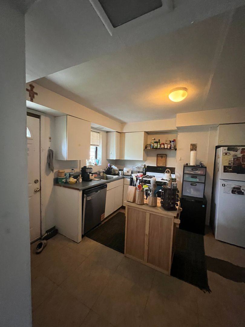 Apartment for rent at 353 Melwood Ave, Pittsburgh, PA 15213