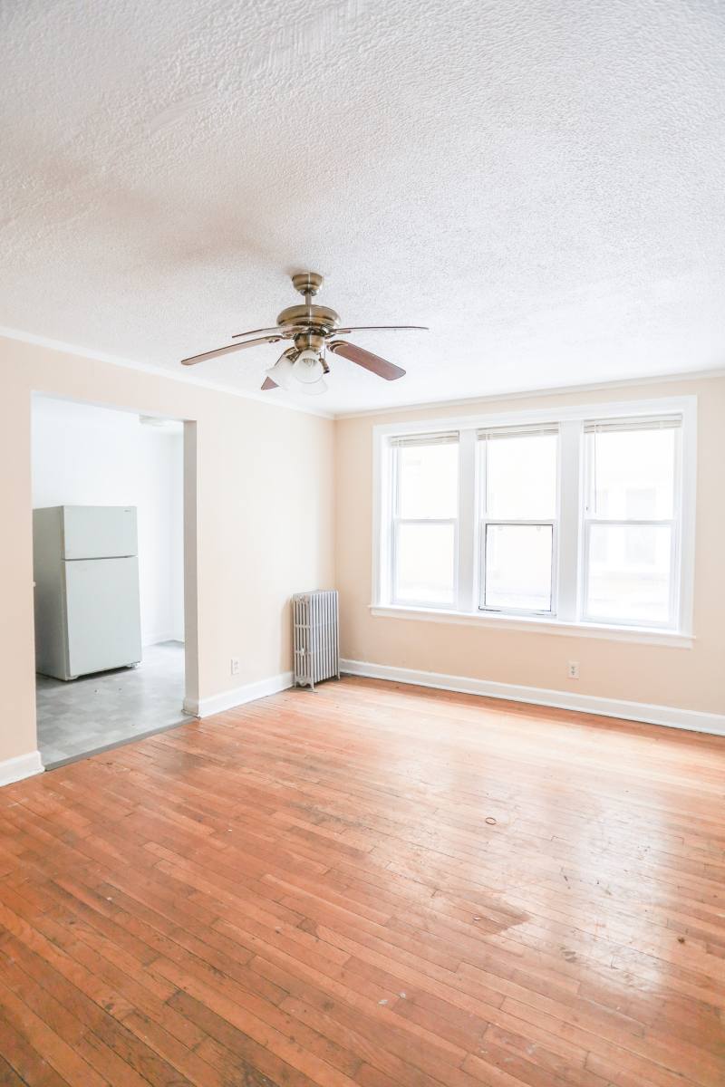 Apartment for rent at 5931 N NW Highway 1B #1B, Chicago, IL 60631