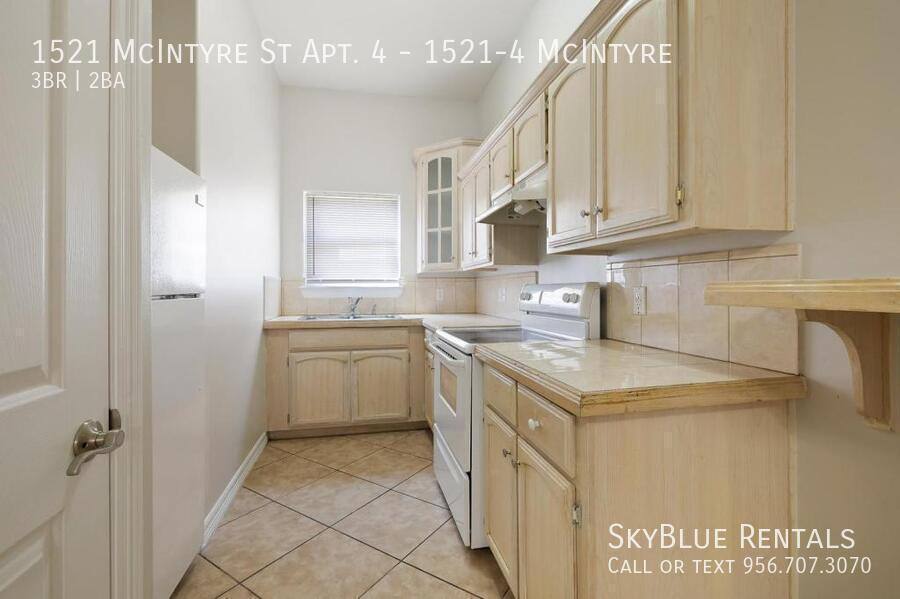 Townhouse for rent at 1521 McIntyre St #4, Edinburg, TX 78541