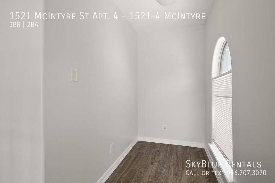 Townhouse for rent at 1521 McIntyre St #4, Edinburg, TX 78541
