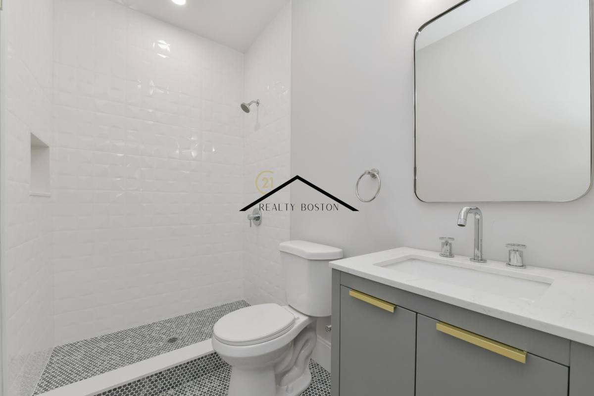 Apartment for rent at 516 Sumner #3, East Boston, MA 02128