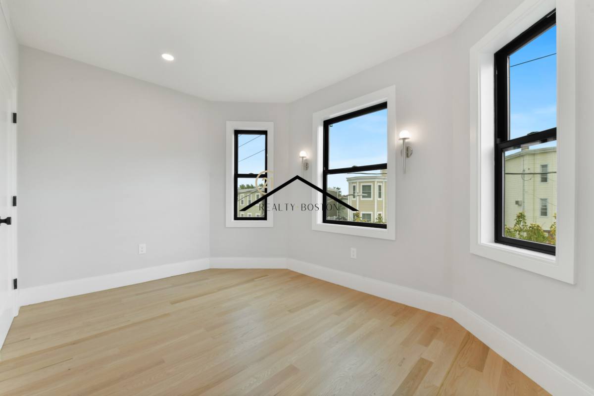 Apartment for rent at 516 Sumner #3, East Boston, MA 02128