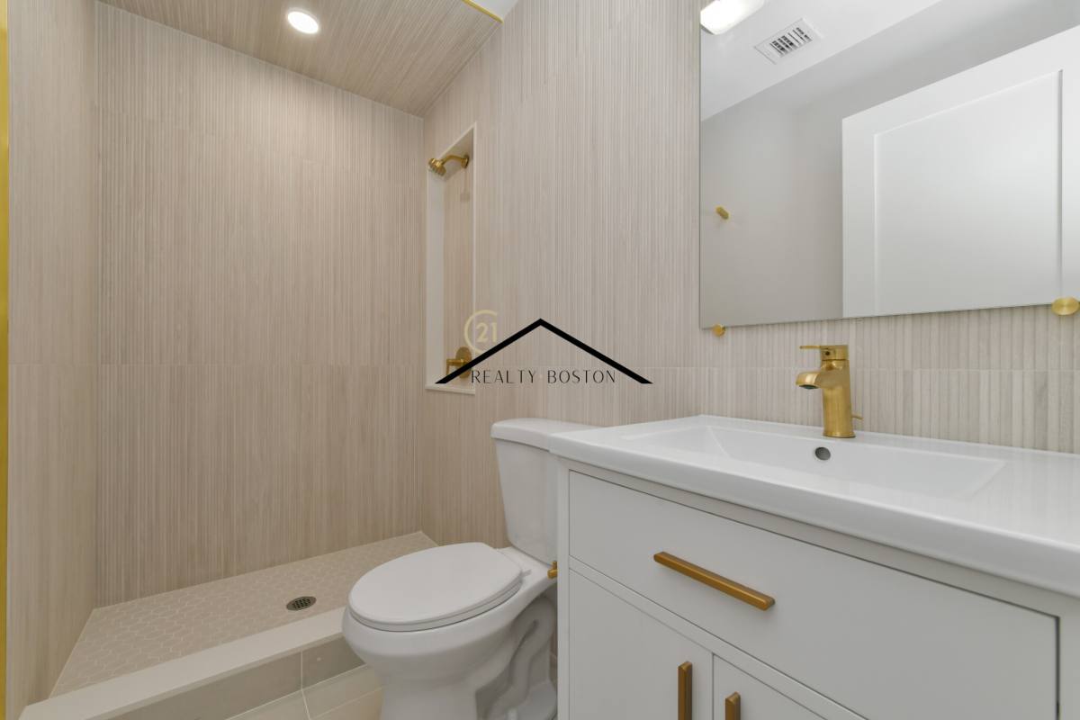 Apartment for rent at 516 Sumner #3, East Boston, MA 02128