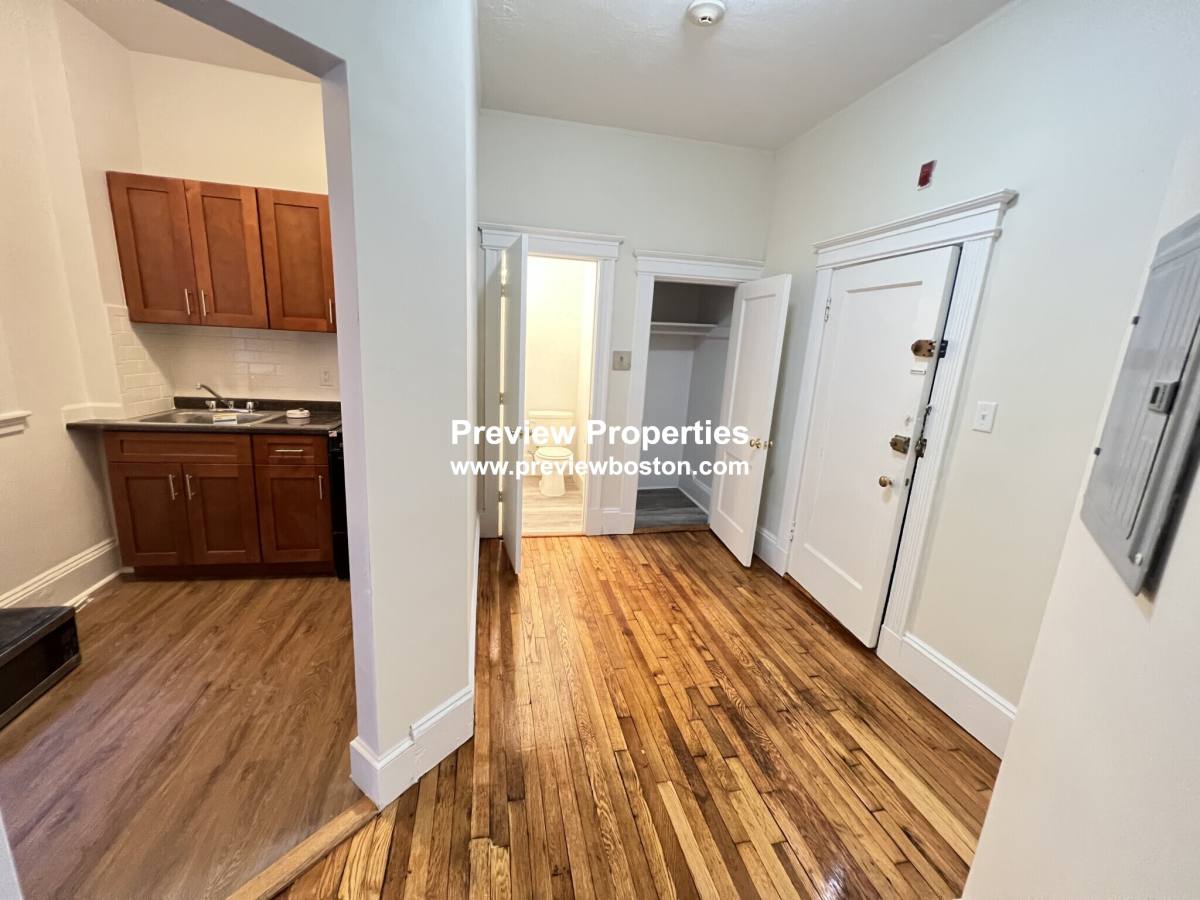 Apartment for rent at 1334 Commonwealth Ave #4P, Brighton, MA 02135