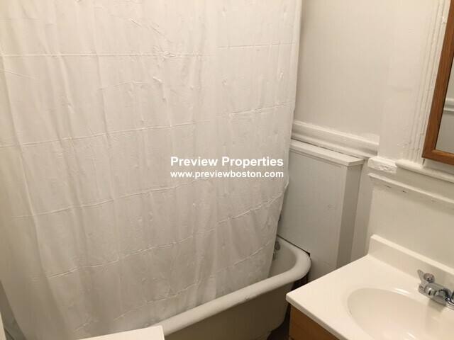 Apartment for rent at 1334 Commonwealth Ave #4P, Brighton, MA 02135