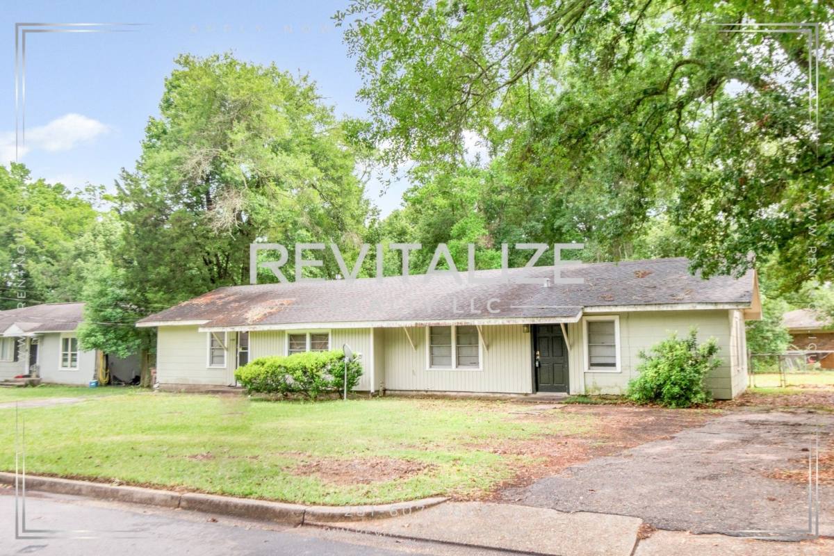1815 Ogburn Ave, Mobile, AL 36605