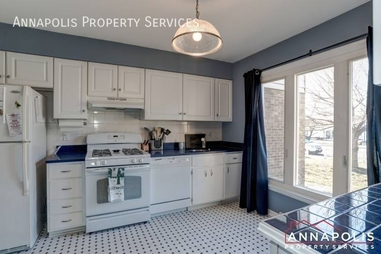 Townhouse for rent at 1408 Cedar Park Rd, Annapolis, MD 21401