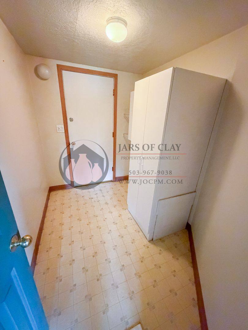 House for rent at 2329 A St, Hubbard, OR 97032