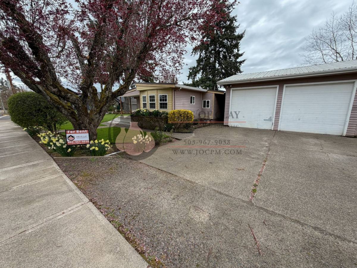 House for rent at 2329 A St, Hubbard, OR 97032