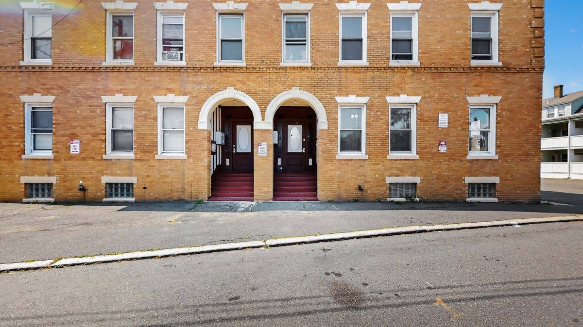 Apartment for rent at 10 Porter St Court #1, Salem, MA 01970