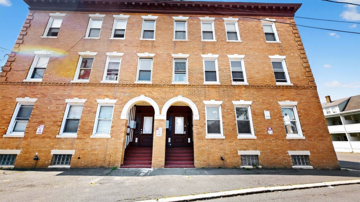 Apartment for rent at 10 Porter St Court #1, Salem, MA 01970