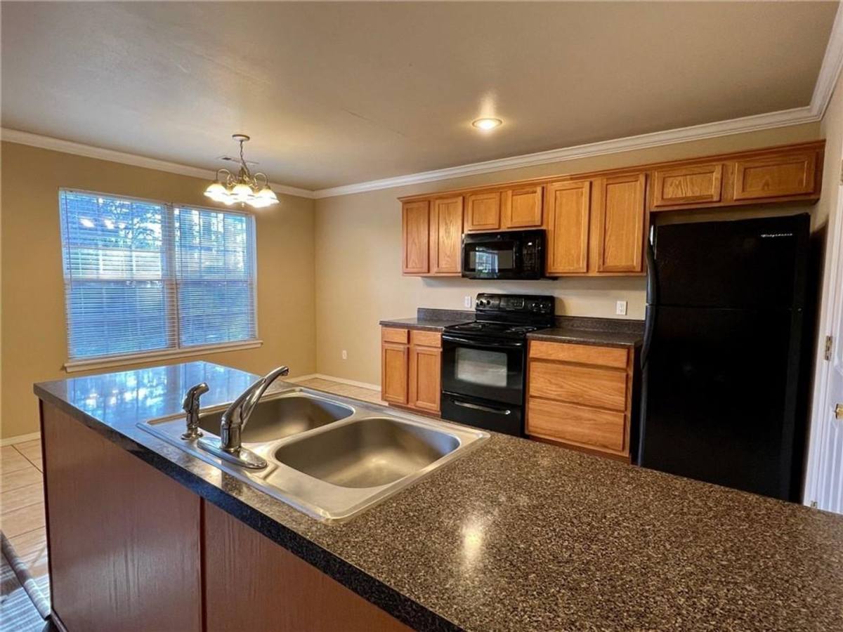 Apartment for rent at 2183-2189 Skyler, Fayetteville, AR 72703