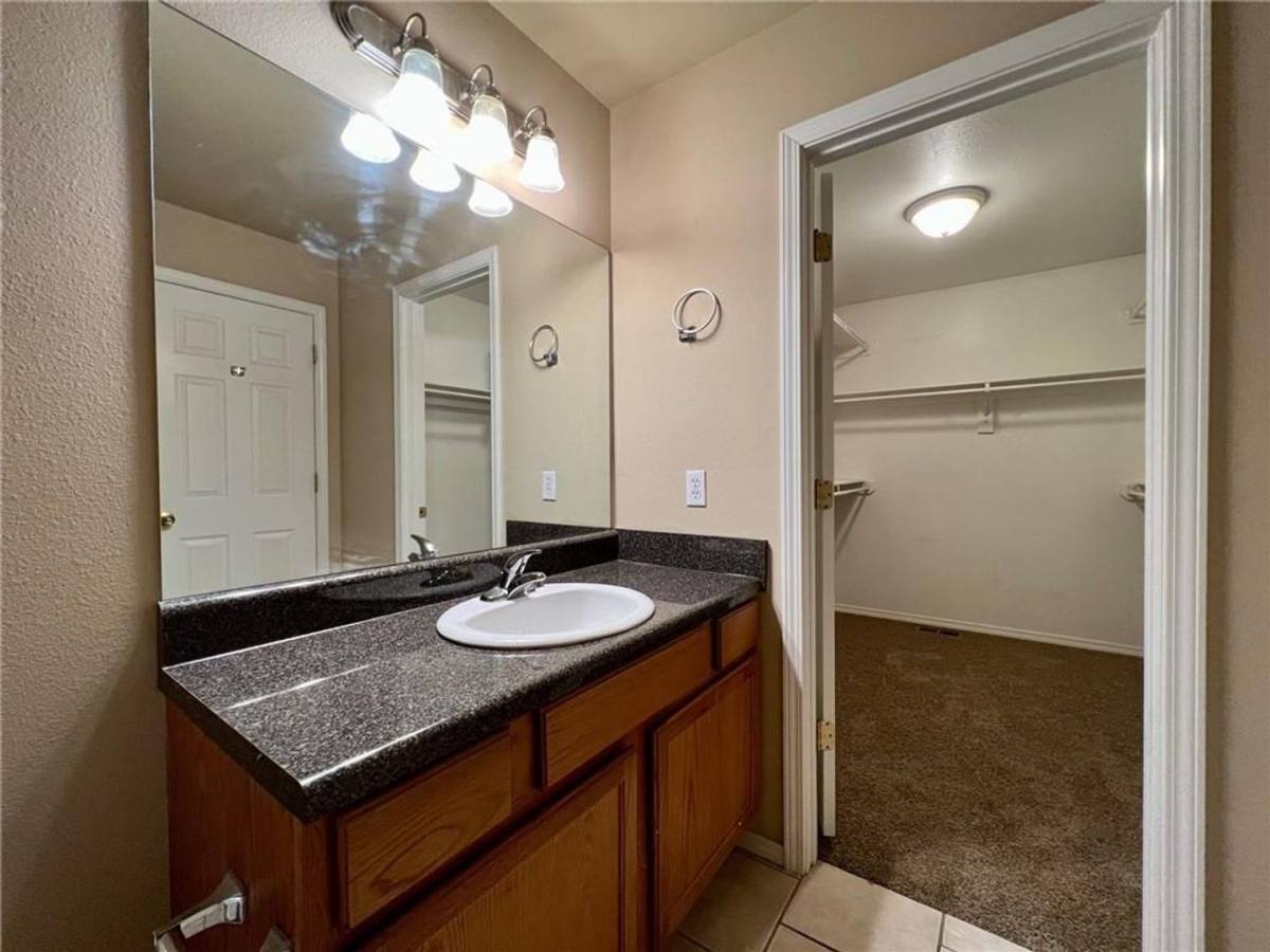 Apartment for rent at 2183-2189 Skyler, Fayetteville, AR 72703