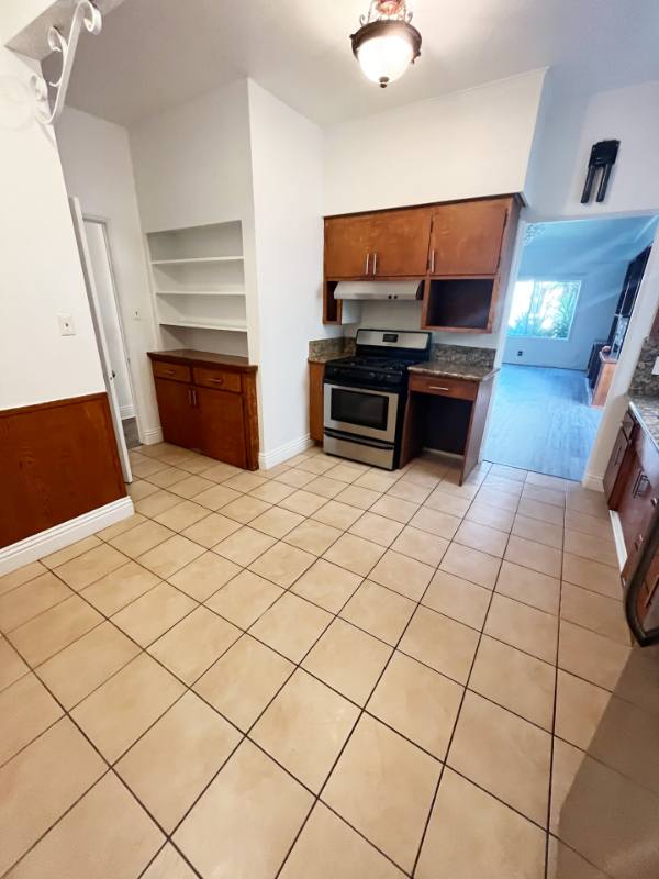 Apartment for rent at 227 S Gale Dr #4, Beverly Hills, CA 90211