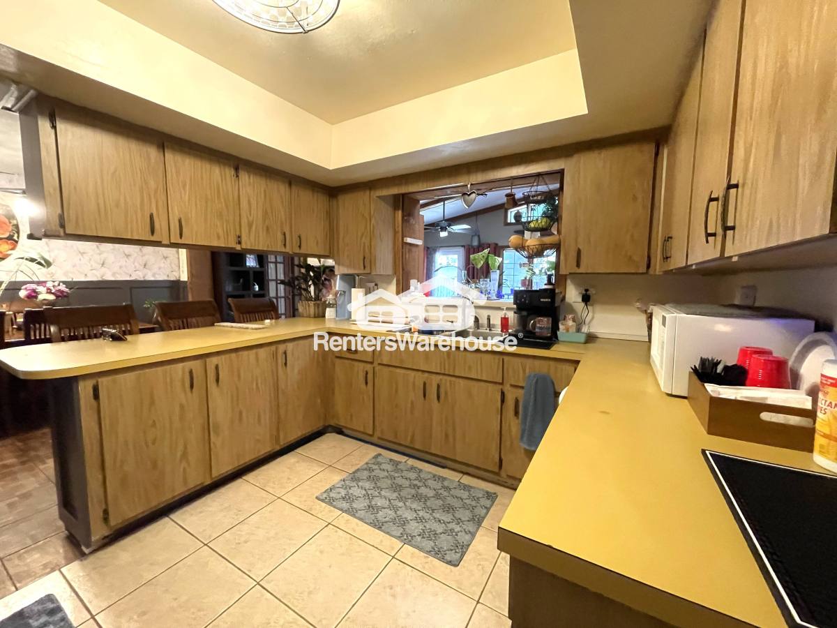 House for rent at 802 Embassy Rd, Largo, FL 33771