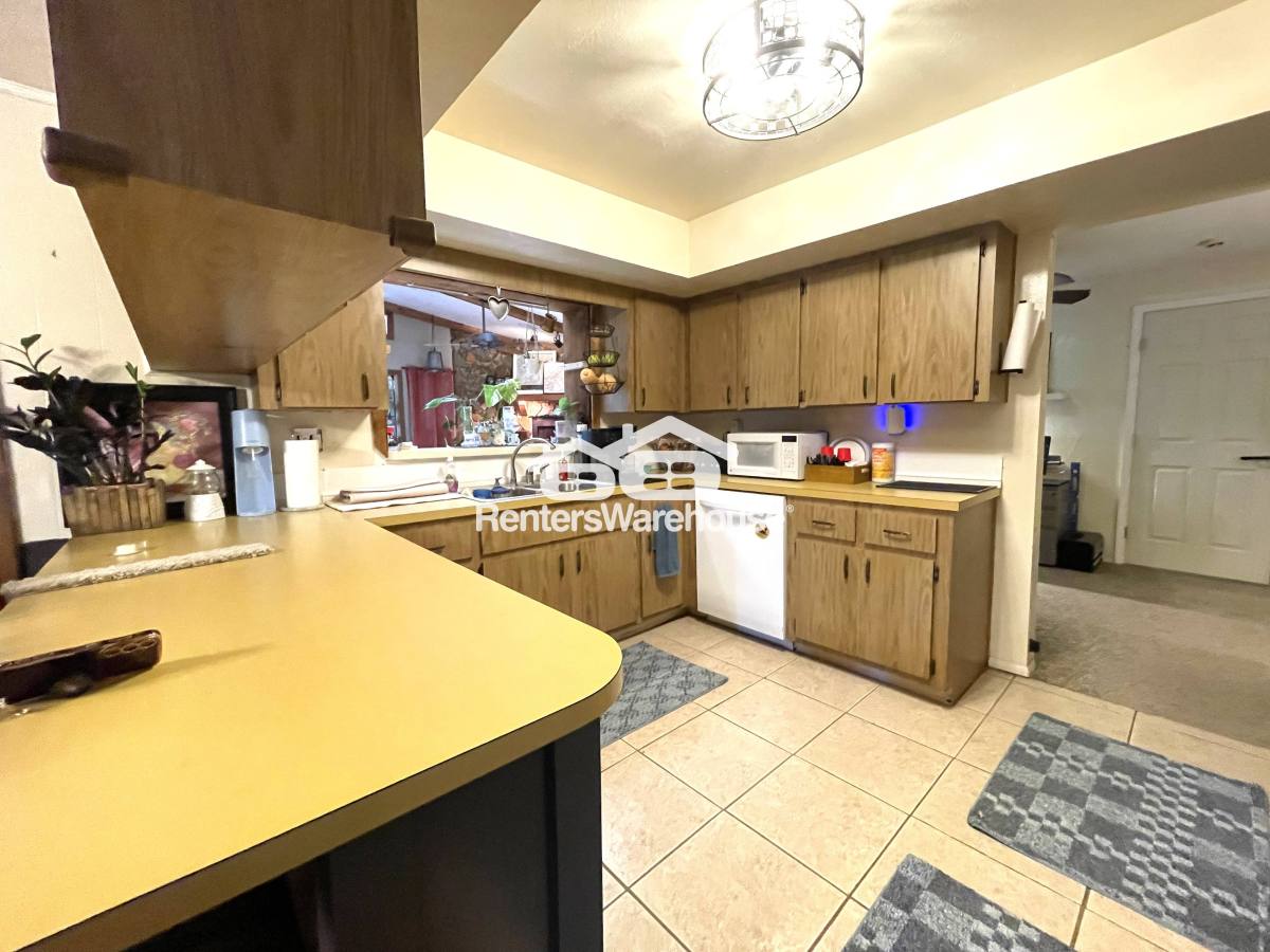 House for rent at 802 Embassy Rd, Largo, FL 33771