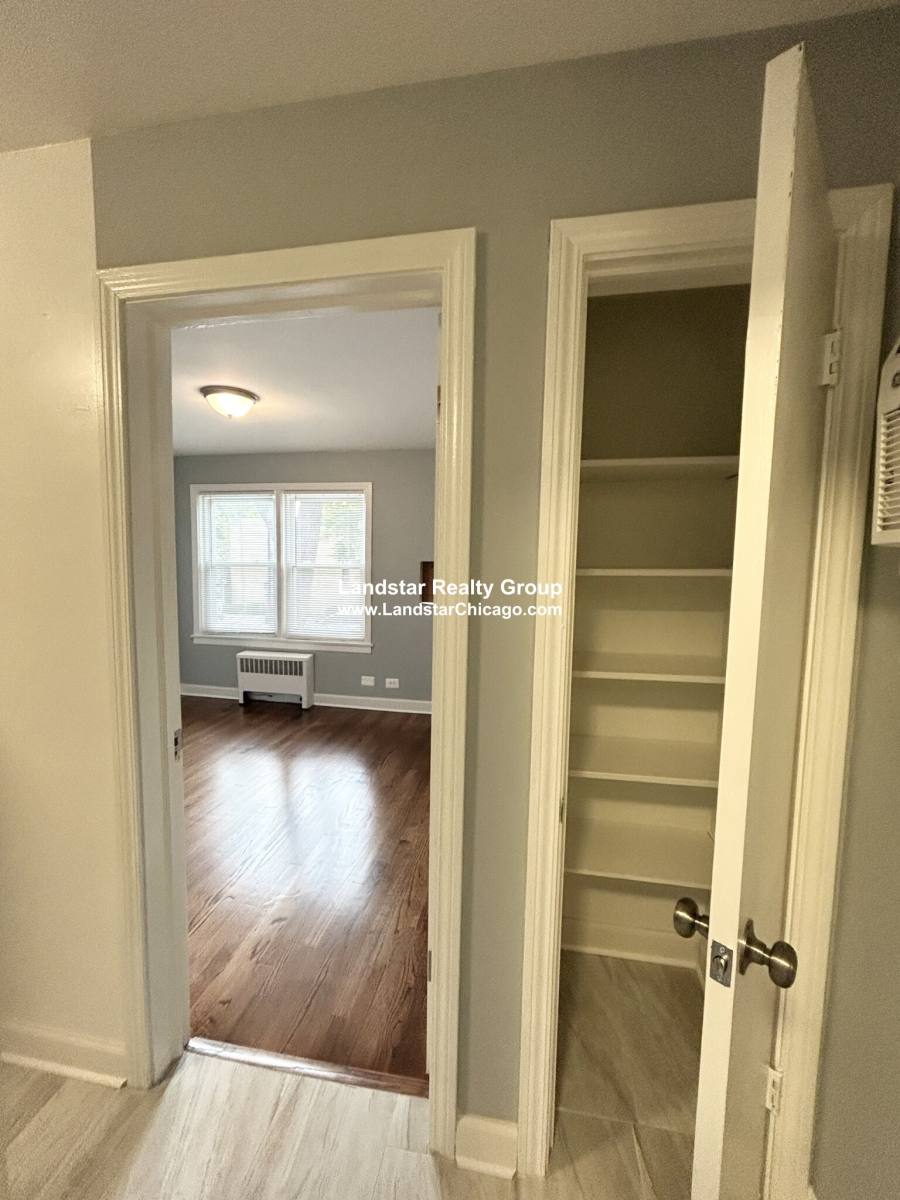 Apartment for rent at 6705 N California #1N, Chicago, IL 60645