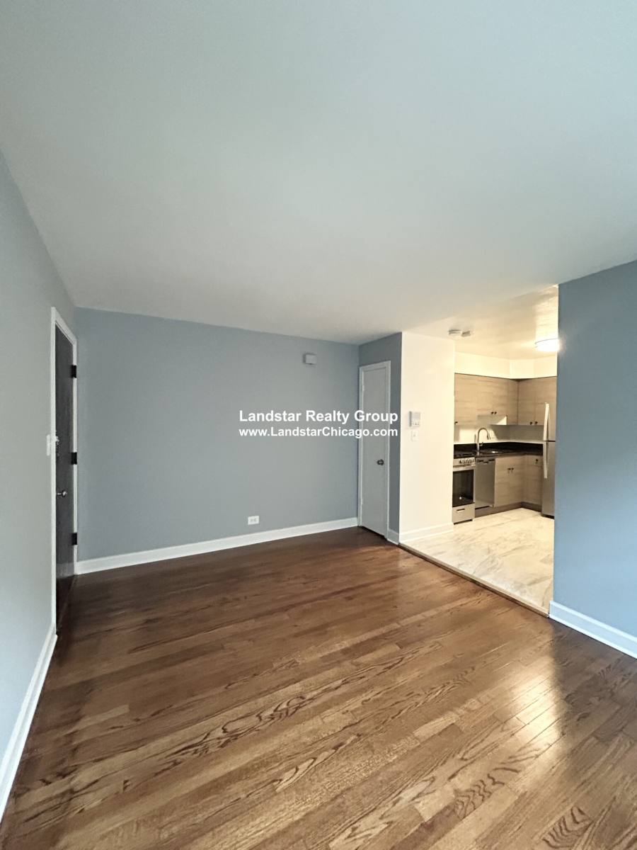 Apartment for rent at 6705 N California #1N, Chicago, IL 60645
