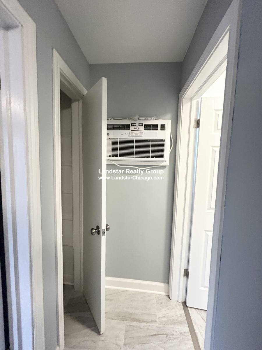 Apartment for rent at 6705 N California #1N, Chicago, IL 60645