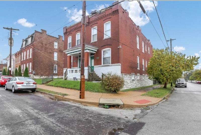 Apartment for rent at 1938 Winnebago St #2F, Saint Louis, MO 63118