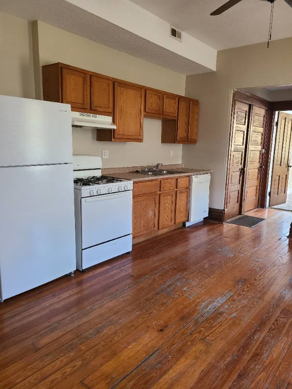 Apartment for rent at 1938 Winnebago St #2F, Saint Louis, MO 63118