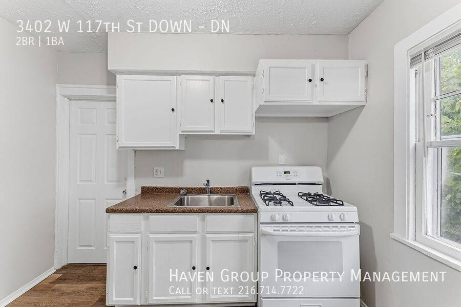 Apartment for rent at 3402 W 117th St Down #DN, Cleveland, OH 44111