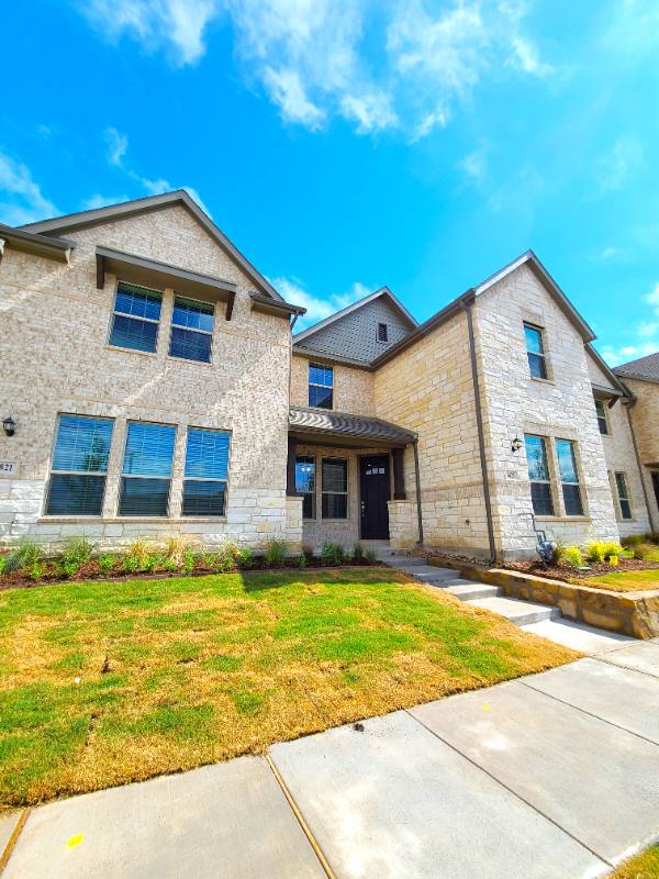 Townhouse for rent at 6825 Andrew Dr, North Richland Hills, TX 76180