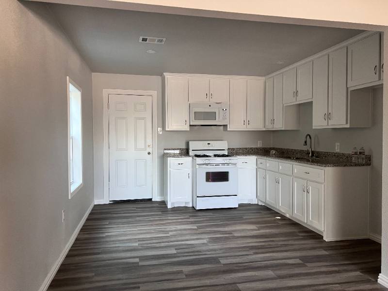House for rent at 1000 W Hammond St, Fort Worth, TX 76115