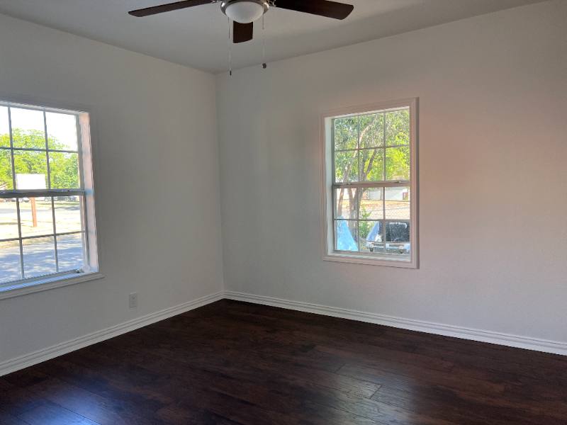 House for rent at 1000 W Hammond St, Fort Worth, TX 76115