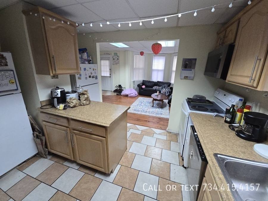 House for rent at 609 E Ann St #609, Ann Arbor, MI 48104